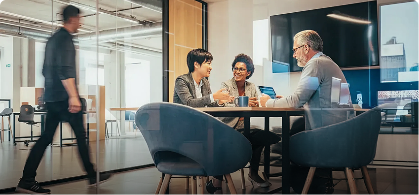 Team meeting in office